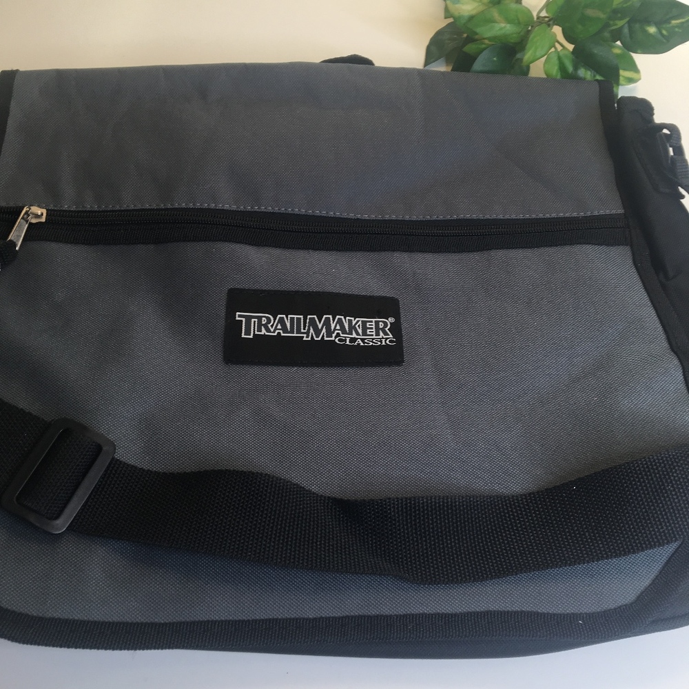 Trailmaker Messenger Bag